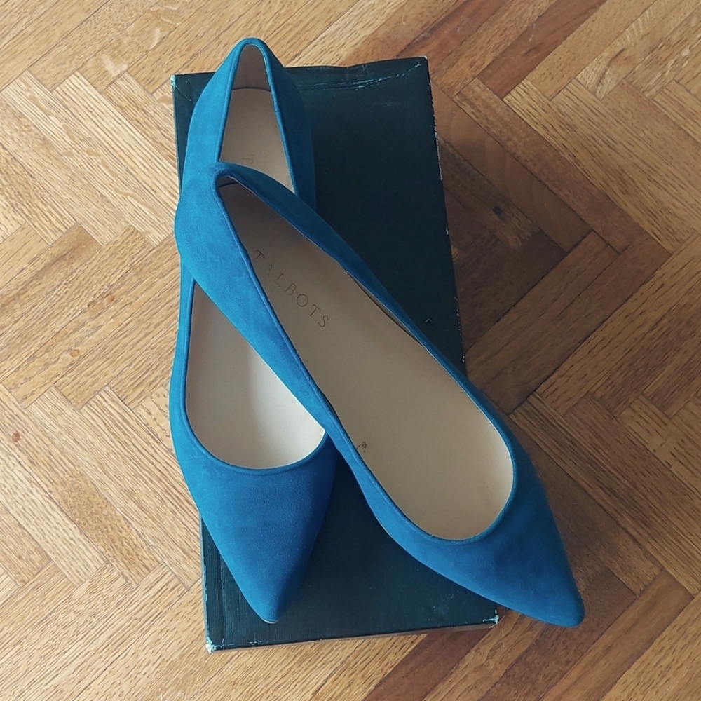 NIB Talbots Mitzy 8.5M point toe nubuck flat